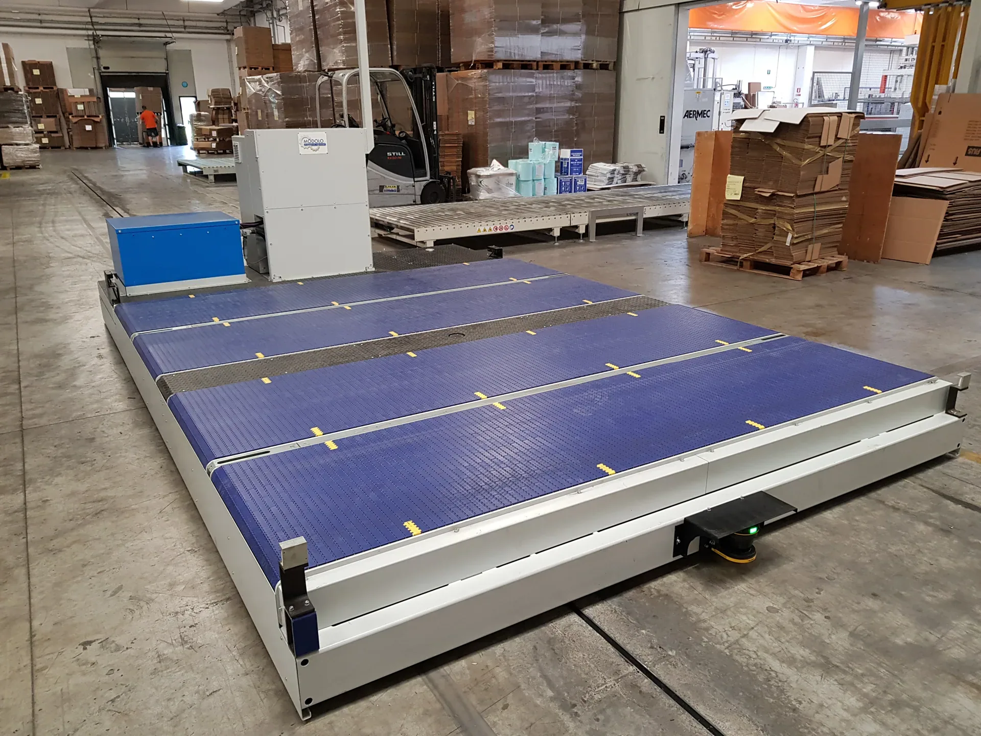 Automated guided vehicle with an Aliant lithium battery