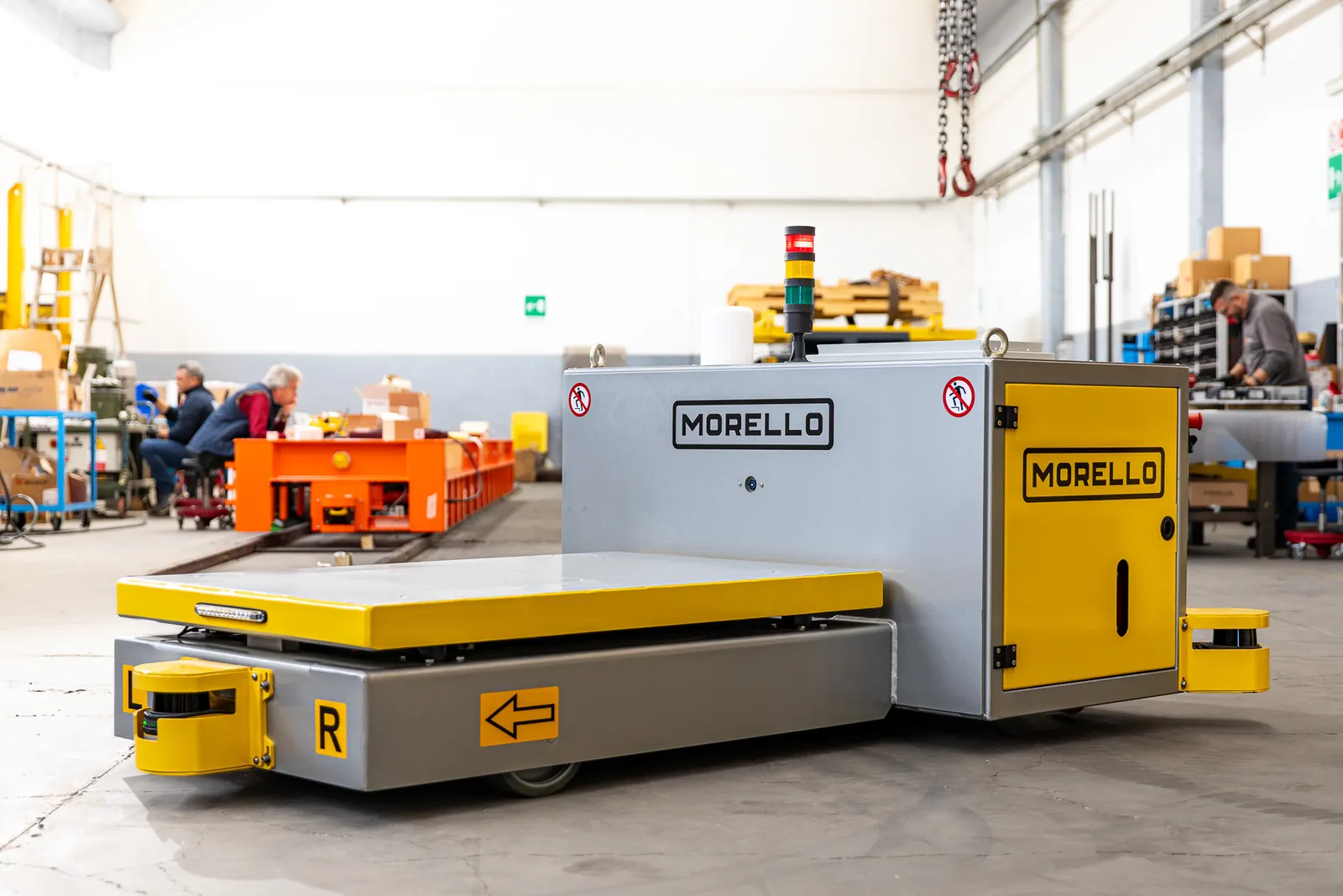 Compact Morello AGV with lifting deck