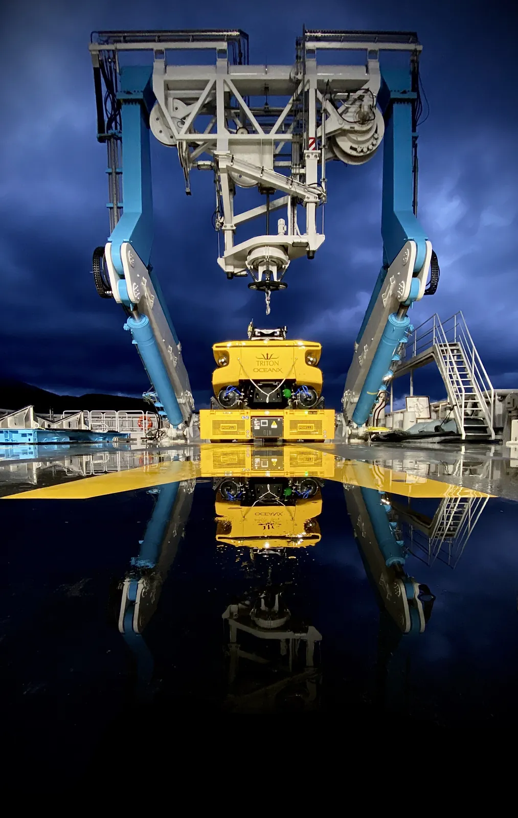 Morello OMNI cart under a tall steel structure