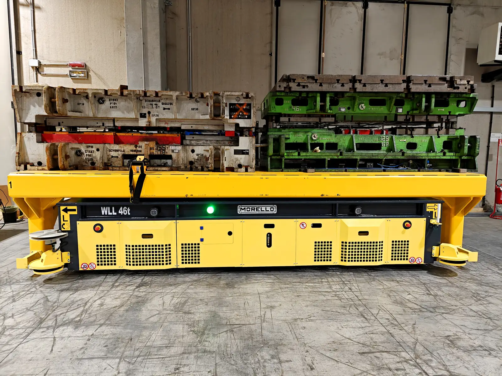 Morello outdoor AGV, 46 t capacity, carrying molds on its lifting deck