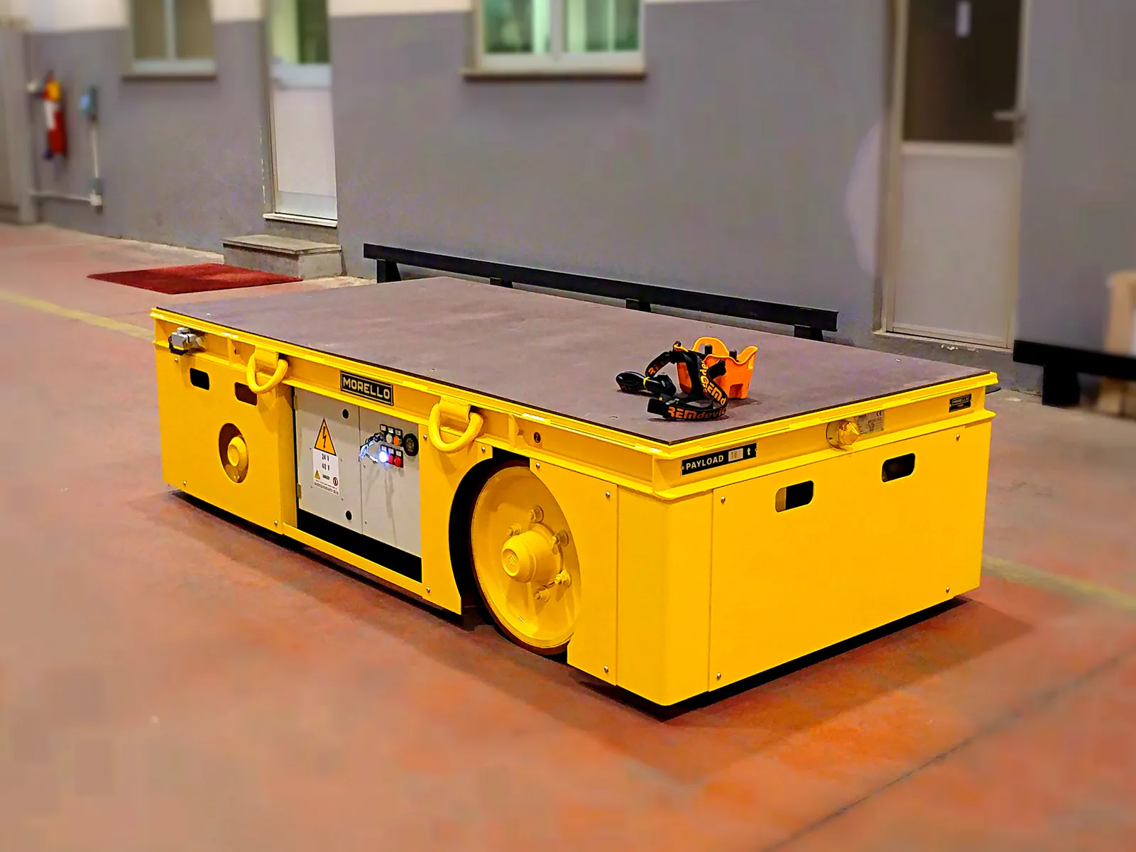 Yellow Morello SGAI battery-powered cart