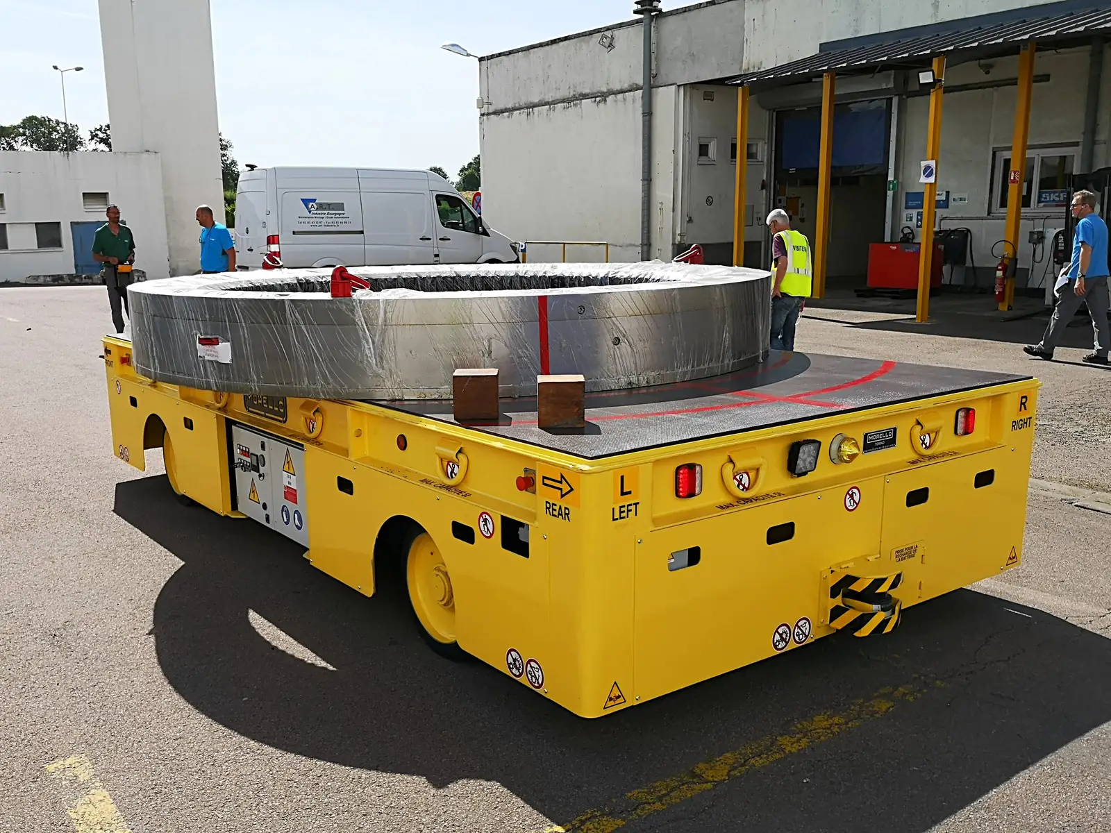 Morello SGAI cart carrying a large steel ring outdoors