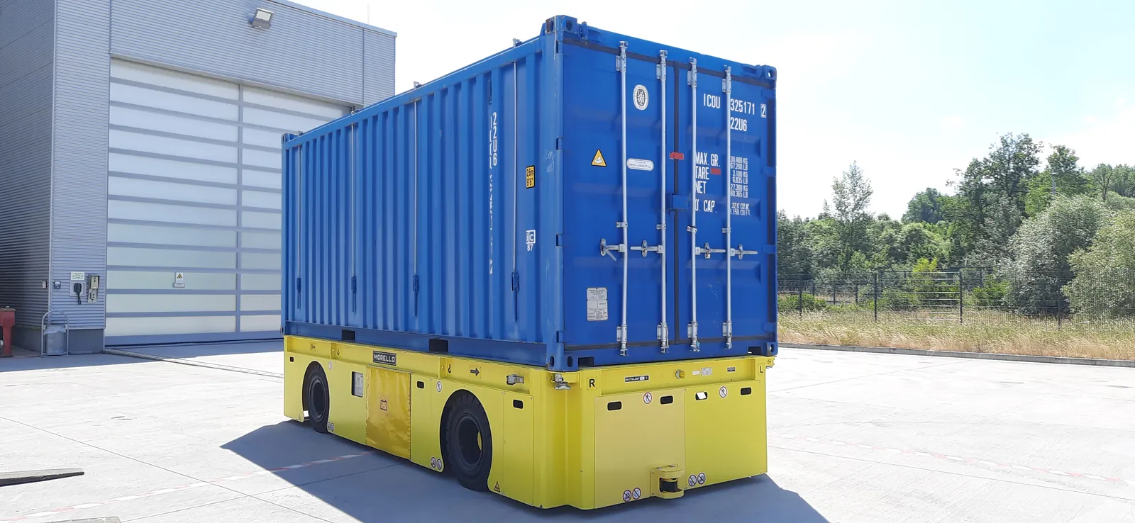 Morello SGAI cart carrying a shipping container outdoors