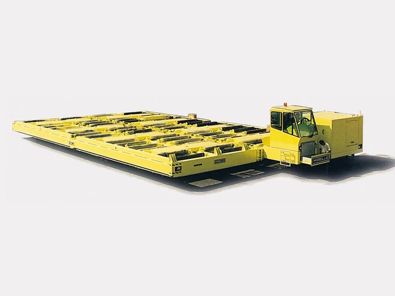 Morello 100 t self-propelled transporter for naval panels