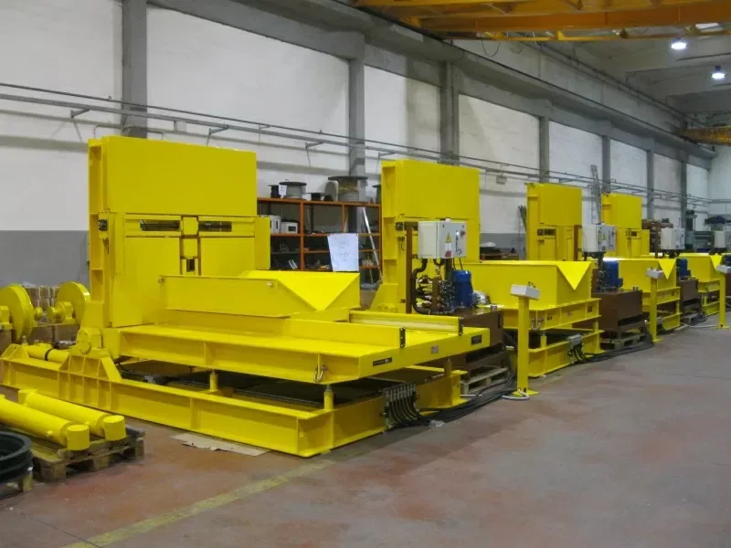 Morello 10 t hydraulic upenders with shifting cradle and pallet centering in a die shop